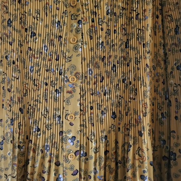 Floral Yellow Blouse - Picture 7 of 7